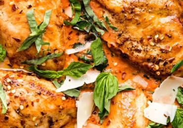 Baked Chicken with Tomato Sauce